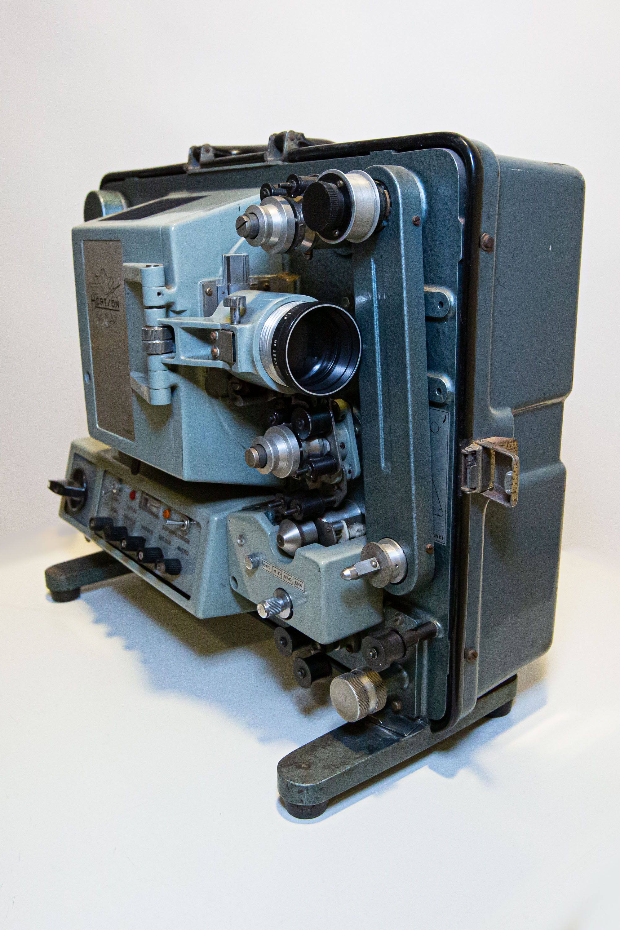 Proyectora de 16 mm del Taller 666