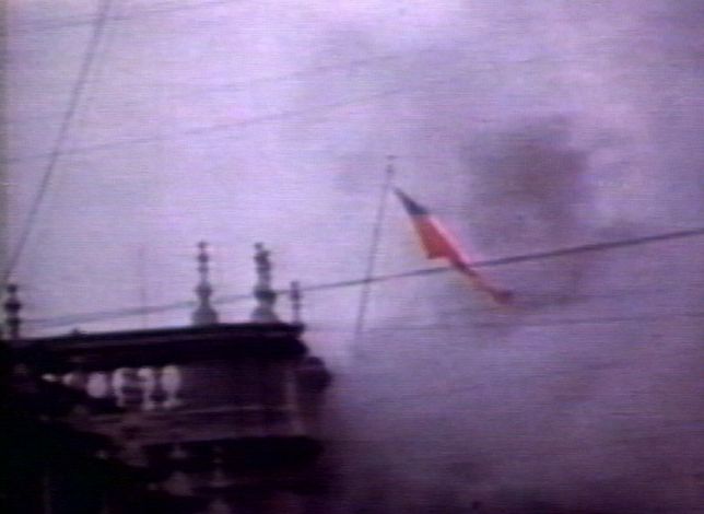 Bandera-en-llamas-2-11-Sept-1973.jpg