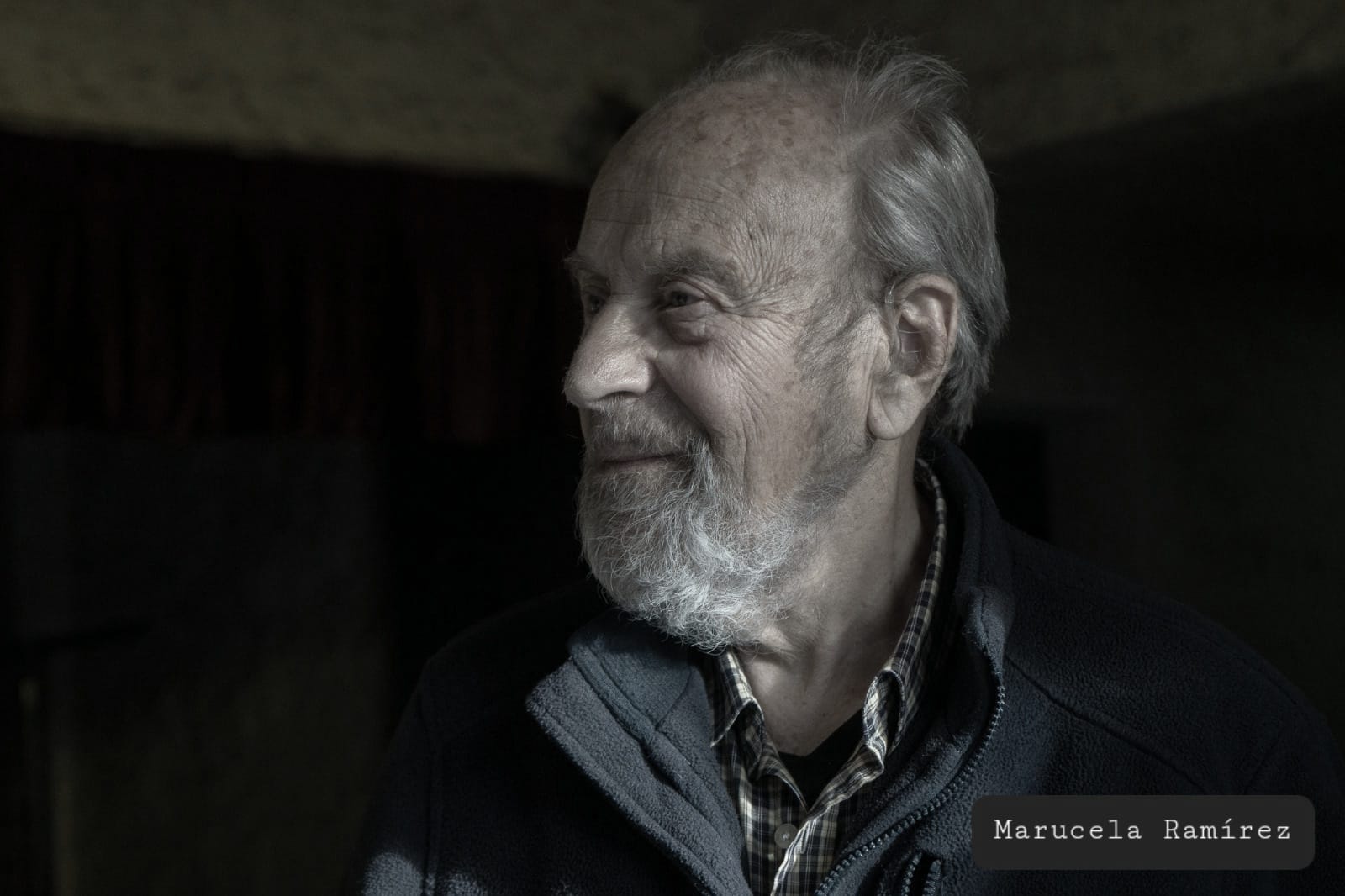 Fotografía Marucela Ramírez_2023 (banco y negro con crédito).jpeg