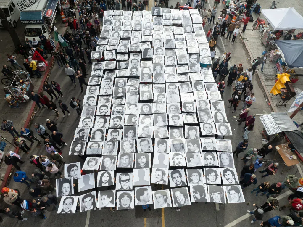 Imágenes del Silencio en Primero de Mayo2024.webp
